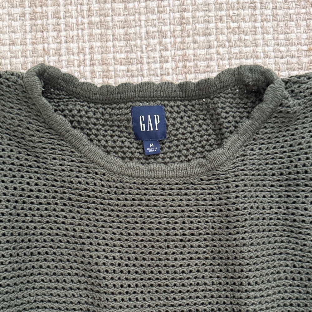 GAP Women's Olive Sweater Size Medium - Picture 2 of 4